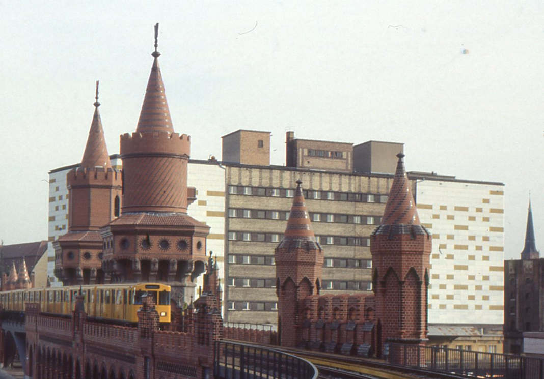 Oberbaumbrücke und Osthafen Kühlhaus